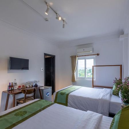 Charming Riverside Hotel Hue Εξωτερικό φωτογραφία