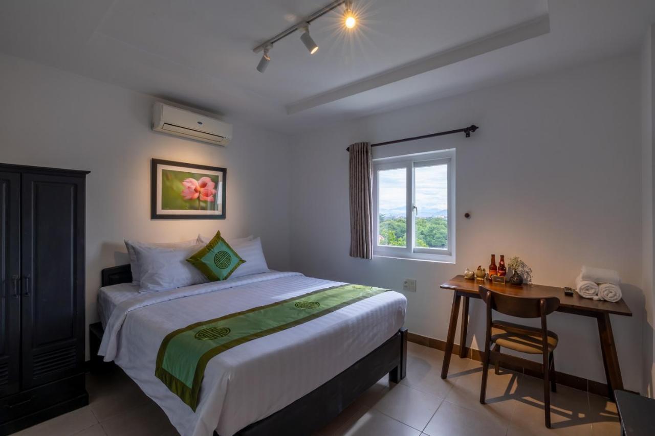 Charming Riverside Hotel Hue Εξωτερικό φωτογραφία