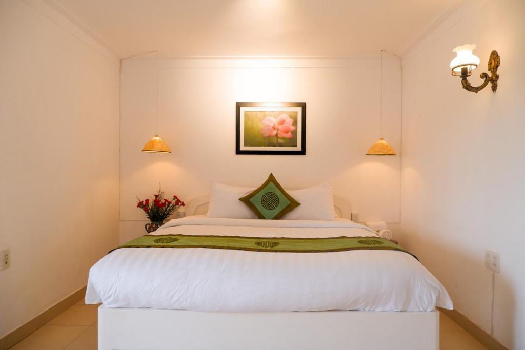 Charming Riverside Hotel Hue Εξωτερικό φωτογραφία
