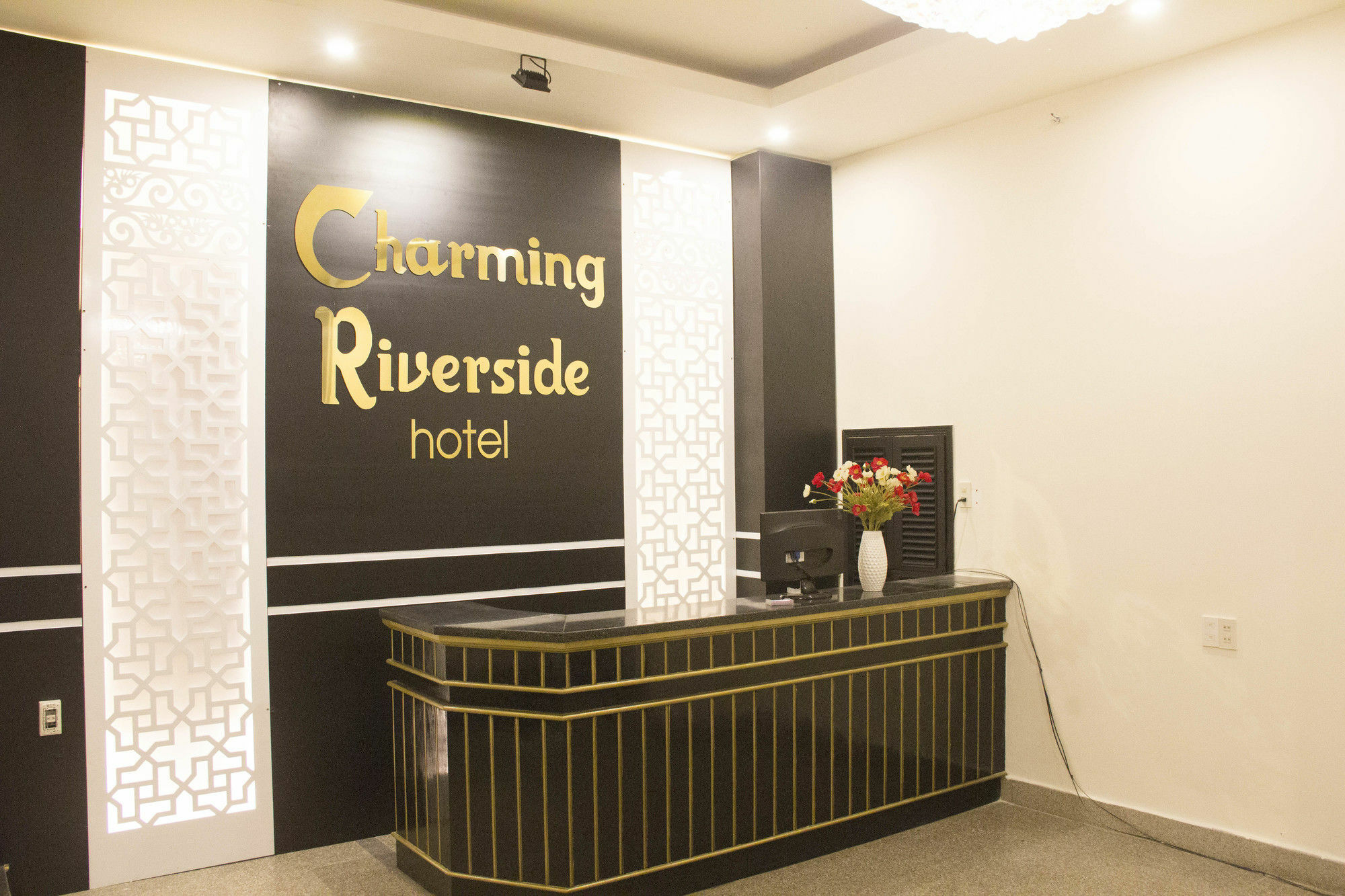 Charming Riverside Hotel Hue Εξωτερικό φωτογραφία