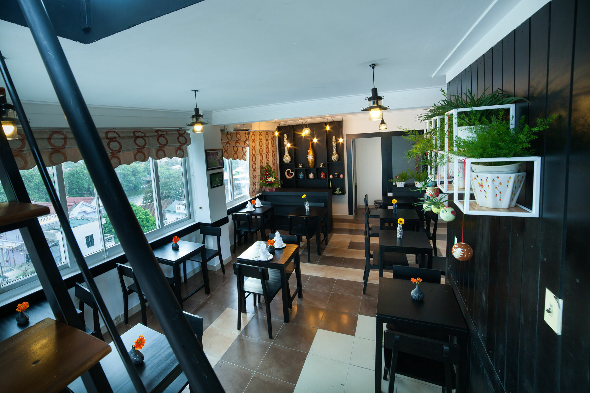 Charming Riverside Hotel Hue Εξωτερικό φωτογραφία